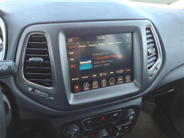 Photo of 2018 Laser Blue Pearlcoat Jeep Compass