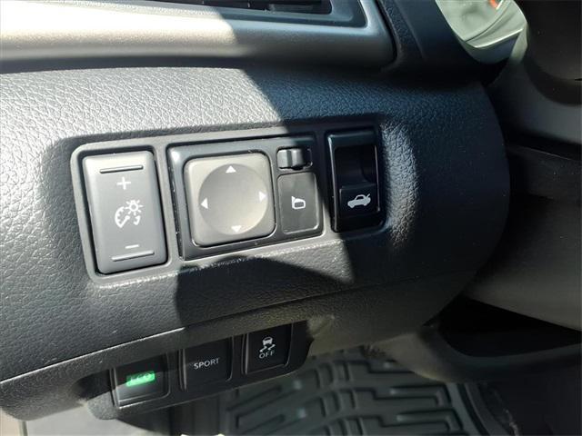 Photo of 2015 Gun Metallic Nissan Sentra