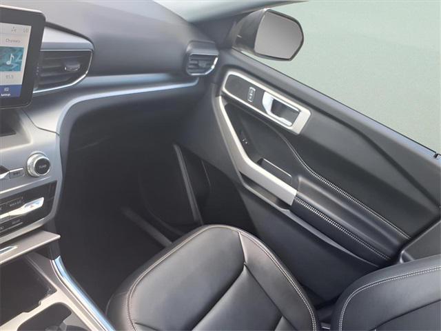 Photo of 2022 Carbonized Gray Metallic Ford Explorer