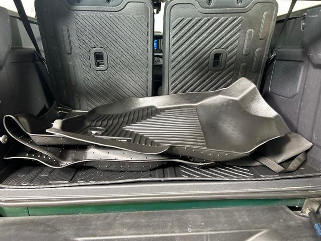 Photo of 2023 Eruption Green Metallic Ford Bronco