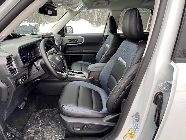 Photo of 2025 Oxford White Ford Bronco Sport