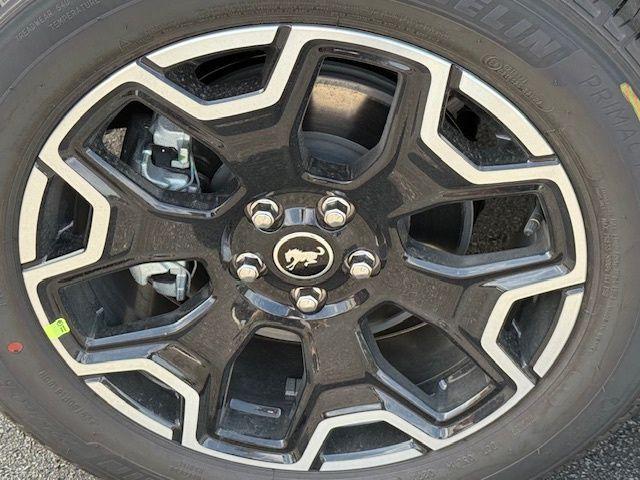 Photo of 2025 Oxford White Ford Bronco Sport