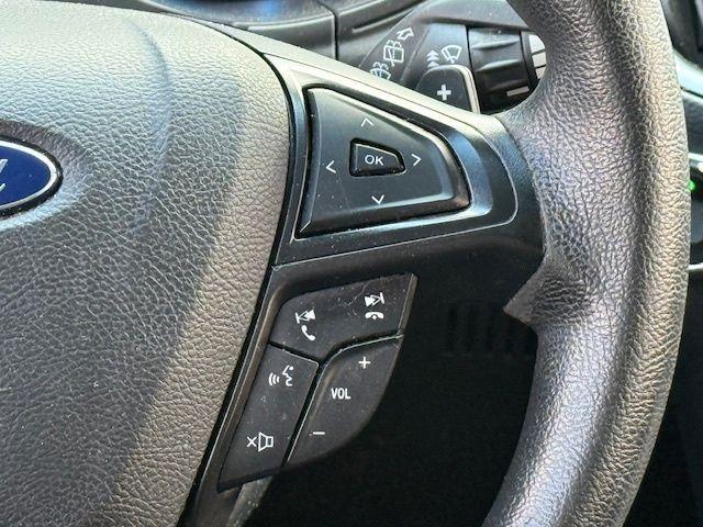 Photo of 2016 Kona Blue Metallic Ford Edge