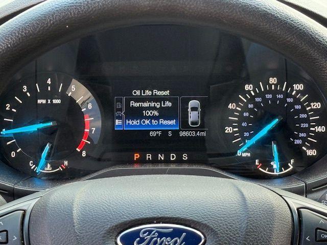 Photo of 2016 Kona Blue Metallic Ford Edge