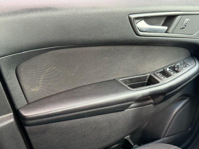 Photo of 2016 Kona Blue Metallic Ford Edge