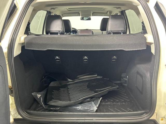 Photo of 2022 Diamond White Ford EcoSport