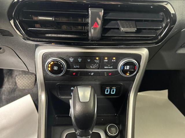 Photo of 2022 Diamond White Ford EcoSport