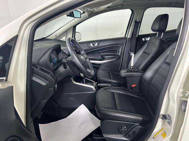 Photo of 2022 Diamond White Ford EcoSport