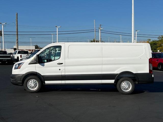 Photo of 2025 Oxford White Ford Transit-250