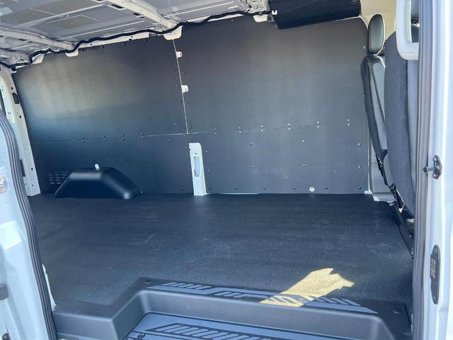 Photo of 2025 Oxford White Ford Transit-250