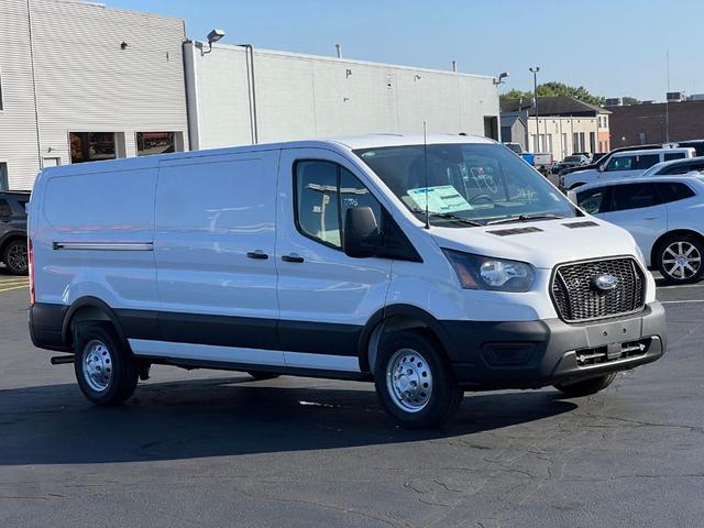 Photo of 2025 Oxford White Ford Transit-250