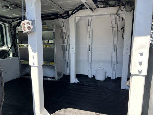Photo of 2009 Summit White Chevrolet Express 3500