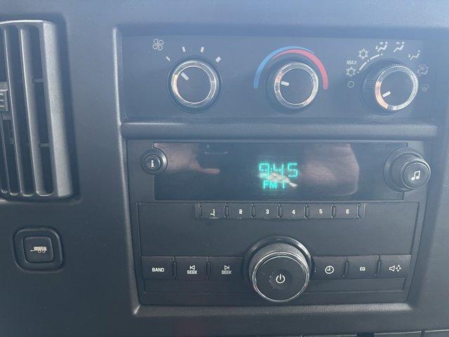 Photo of 2009 Summit White Chevrolet Express 3500