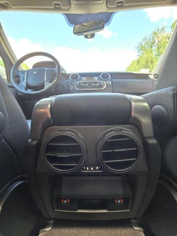 Photo of 2015 Fuji White Land Rover LR4