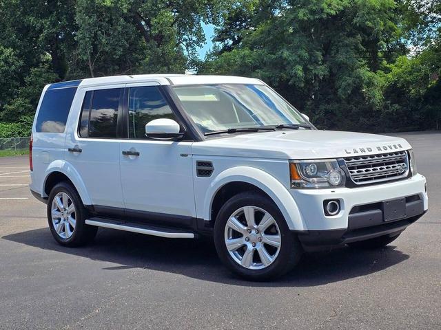 Photo of 2015 Fuji White Land Rover LR4