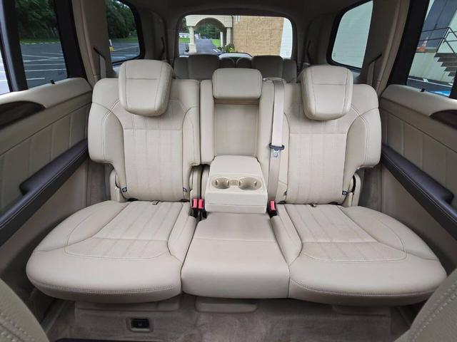 Photo of 2016 White Mercedes-Benz GL-Class