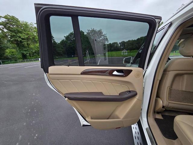 Photo of 2016 White Mercedes-Benz GL-Class