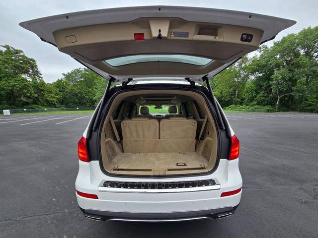 Photo of 2016 White Mercedes-Benz GL-Class