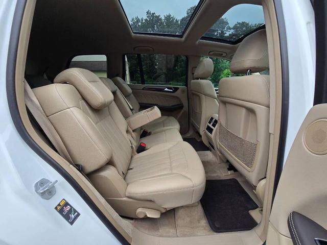 Photo of 2016 White Mercedes-Benz GL-Class