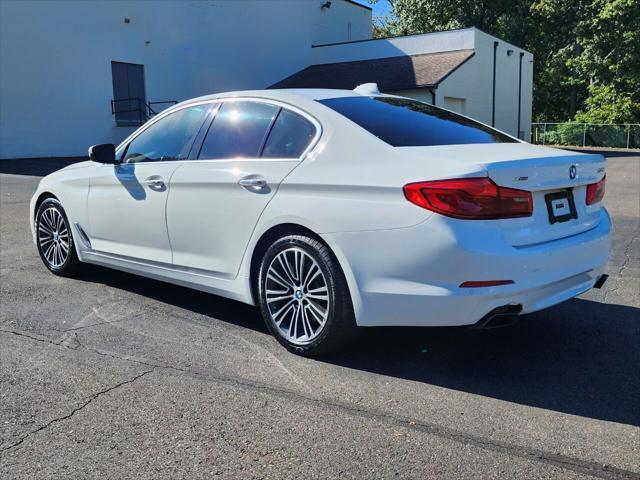 Photo of 2017 Alpine White BMW 540