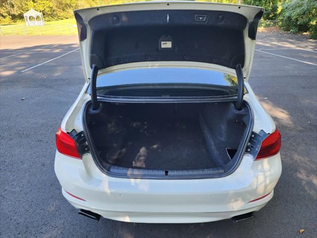 Photo of 2017 Alpine White BMW 540