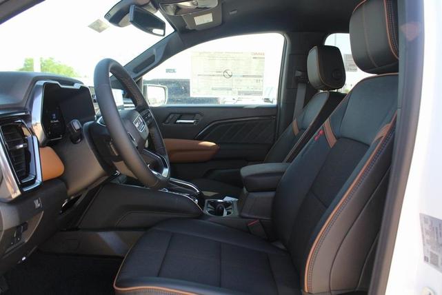 Photo of 2025 Summit White GMC Canyon