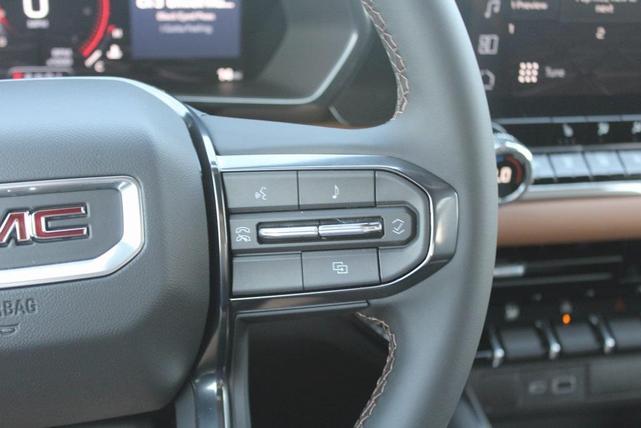 Photo of 2025 Summit White GMC Canyon