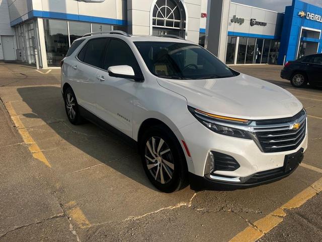 Photo of 2022 Iridescent Pearl Tricoat Chevrolet Equinox