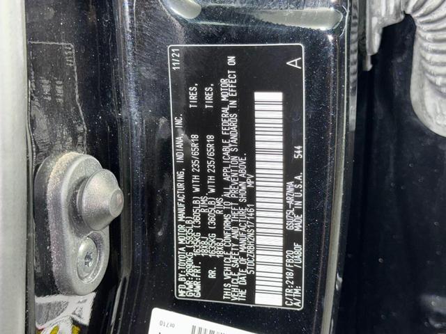 Photo of 2022 Midnight Black Metallic Toyota Highlander