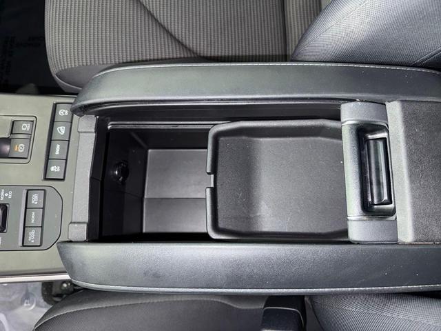 Photo of 2022 Midnight Black Metallic Toyota Highlander