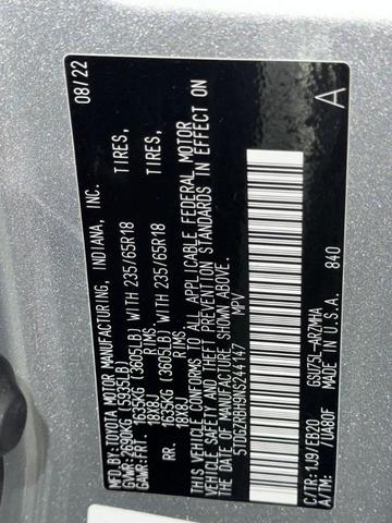 Photo of 2022 Celestial Silver Metallic Toyota Highlander