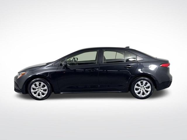 Photo of 2022 Black Sand Pearl Toyota Corolla