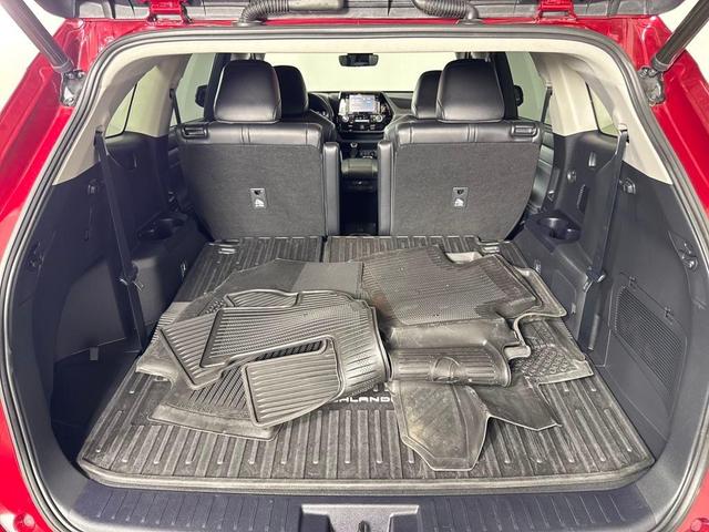 Photo of 2022 Ruby Flare Pearl Toyota Highlander
