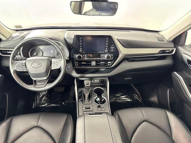 Photo of 2022 Ruby Flare Pearl Toyota Highlander