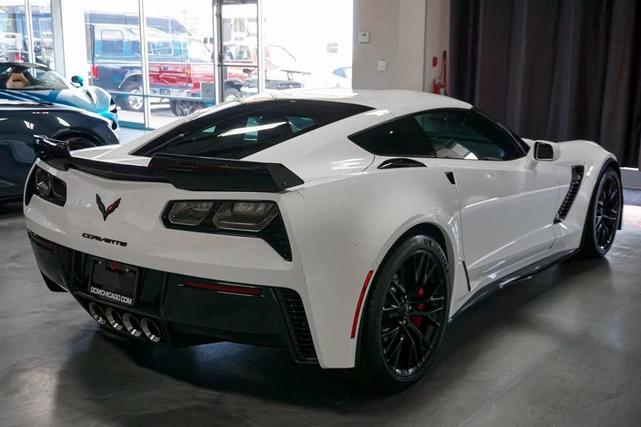 Photo of 2015 Arctic White Chevrolet Corvette