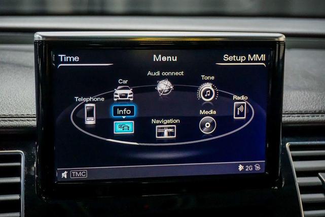 Photo of 2015 Glacier White Metallic Audi A8