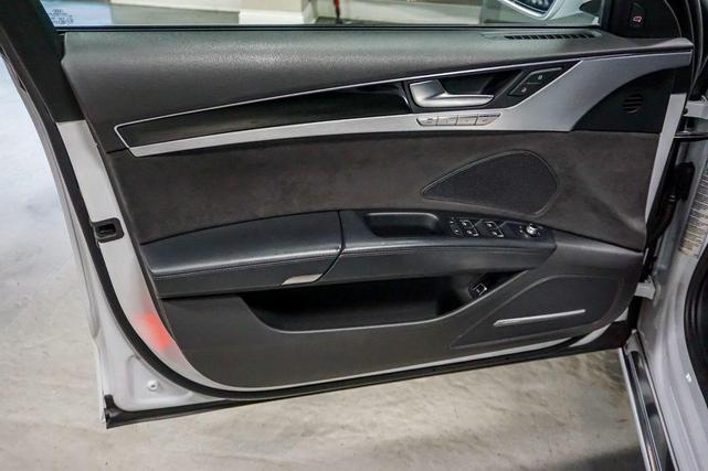 Photo of 2015 Glacier White Metallic Audi A8