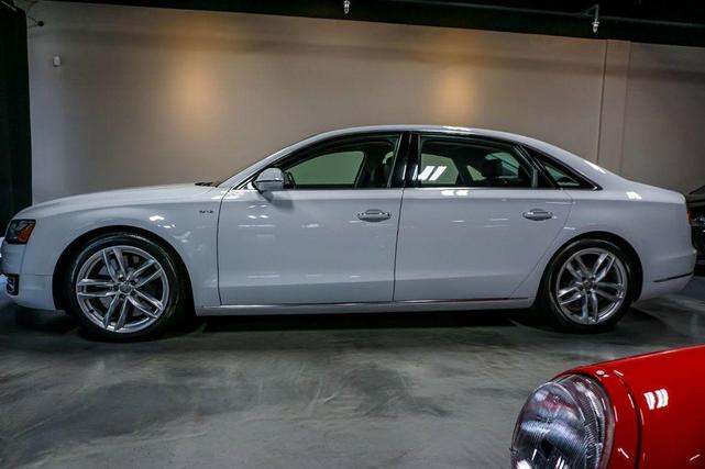 Photo of 2015 Glacier White Metallic Audi A8