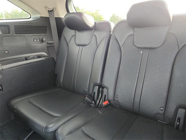 Photo of 2022 Glacial White Pearl Kia Sorento