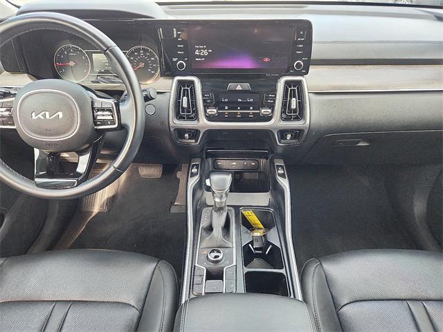 Photo of 2022 Glacial White Pearl Kia Sorento