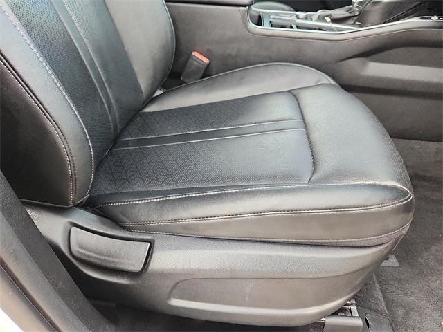 Photo of 2022 Glacial White Pearl Kia Sorento