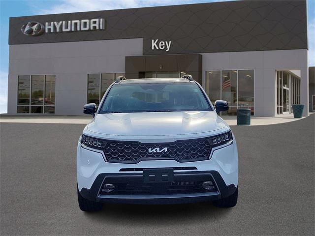 Photo of 2022 Glacial White Pearl Kia Sorento