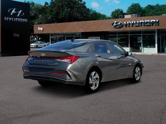 Photo of 2025 Amazon Gray Hyundai ELANTRA HEV