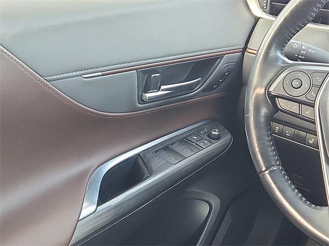 Photo of 2021 Coastal Gray Metallic Toyota Venza