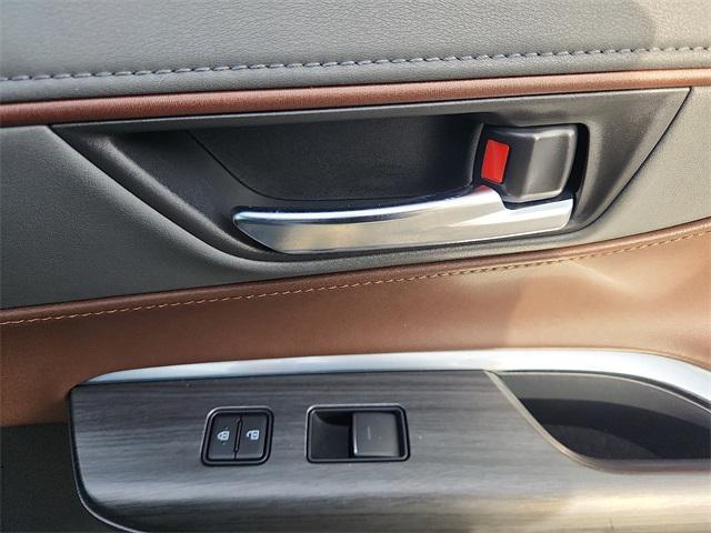 Photo of 2021 Coastal Gray Metallic Toyota Venza