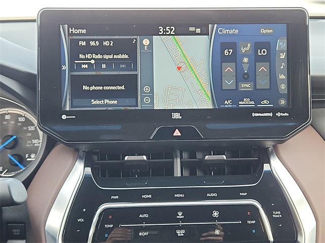 Photo of 2021 Coastal Gray Metallic Toyota Venza