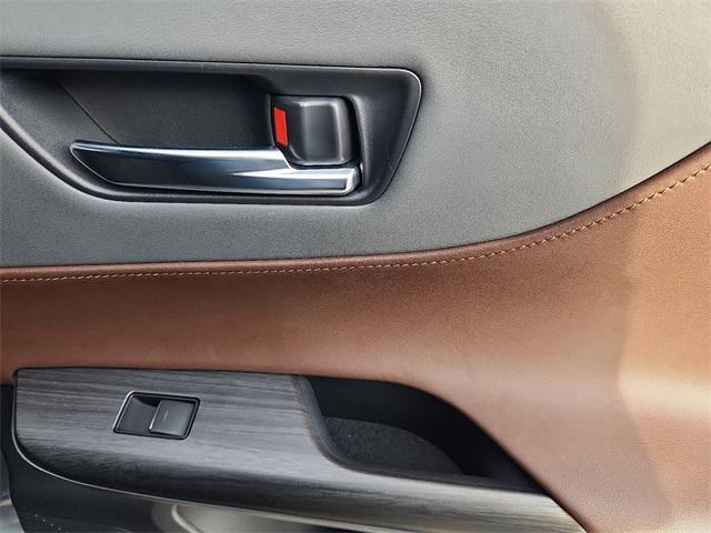 Photo of 2021 Coastal Gray Metallic Toyota Venza