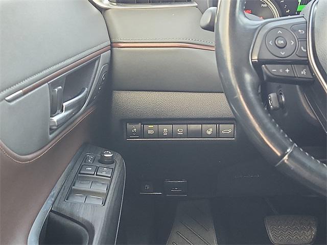 Photo of 2021 Coastal Gray Metallic Toyota Venza