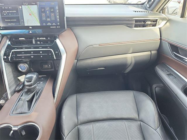 Photo of 2021 Coastal Gray Metallic Toyota Venza
