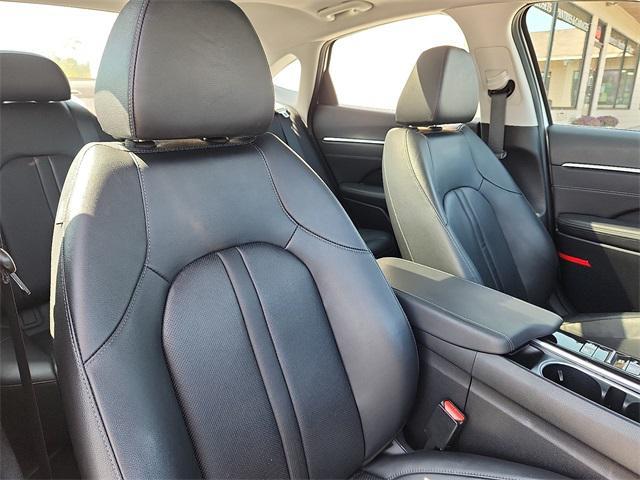 Photo of 2022 Quartz White Hyundai SONATA